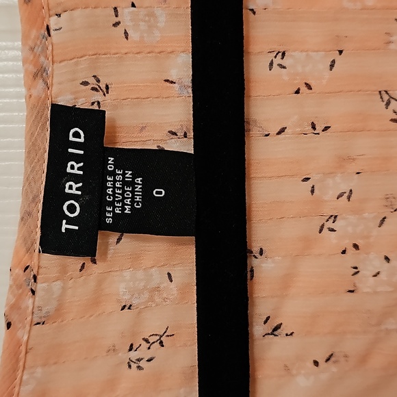Torrid Sheer Blouse Peach size 0 - Picture 2 of 3